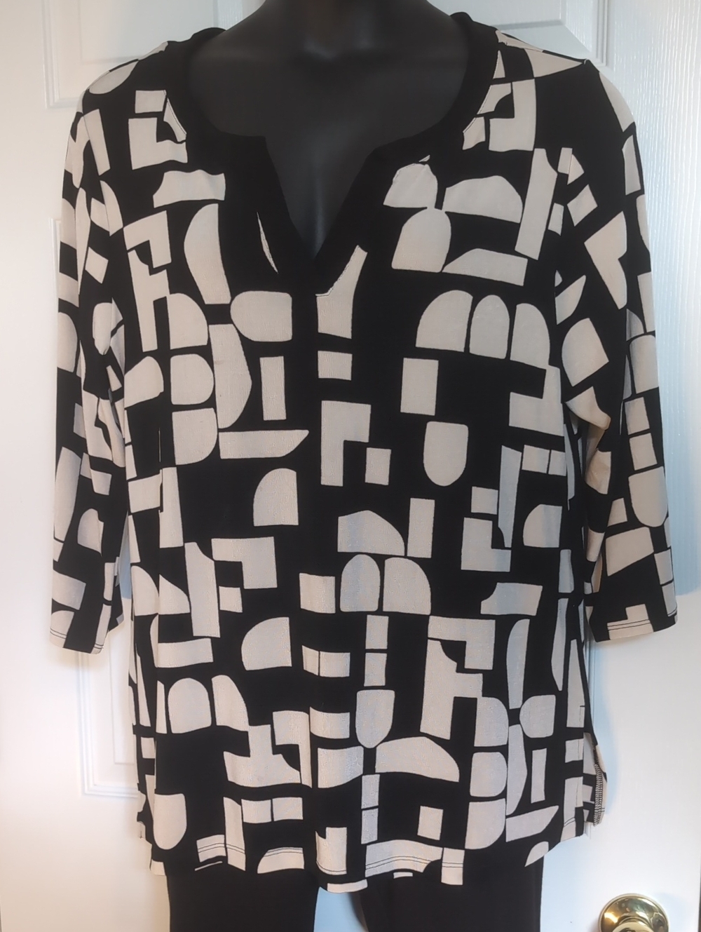Chico's Black & Cream Abstract Geometric Tunic